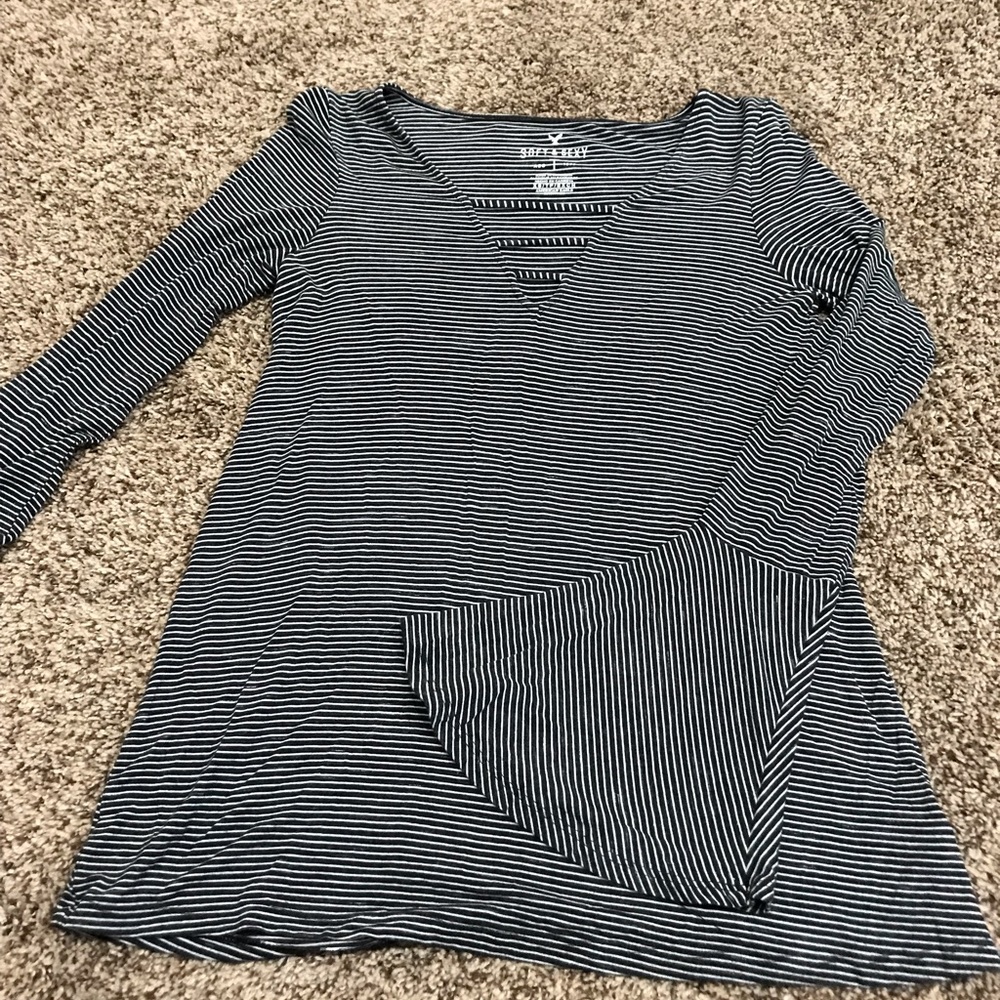 Black and white stripe American eagle top